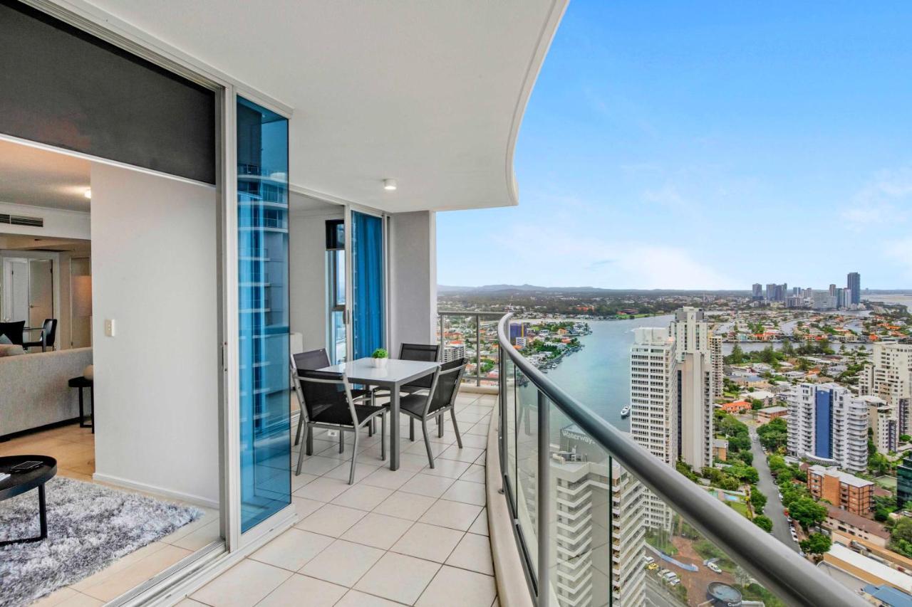 Apartment High Floor - Chevron Renaissance - Self Contained & Privately Managed - Wow *