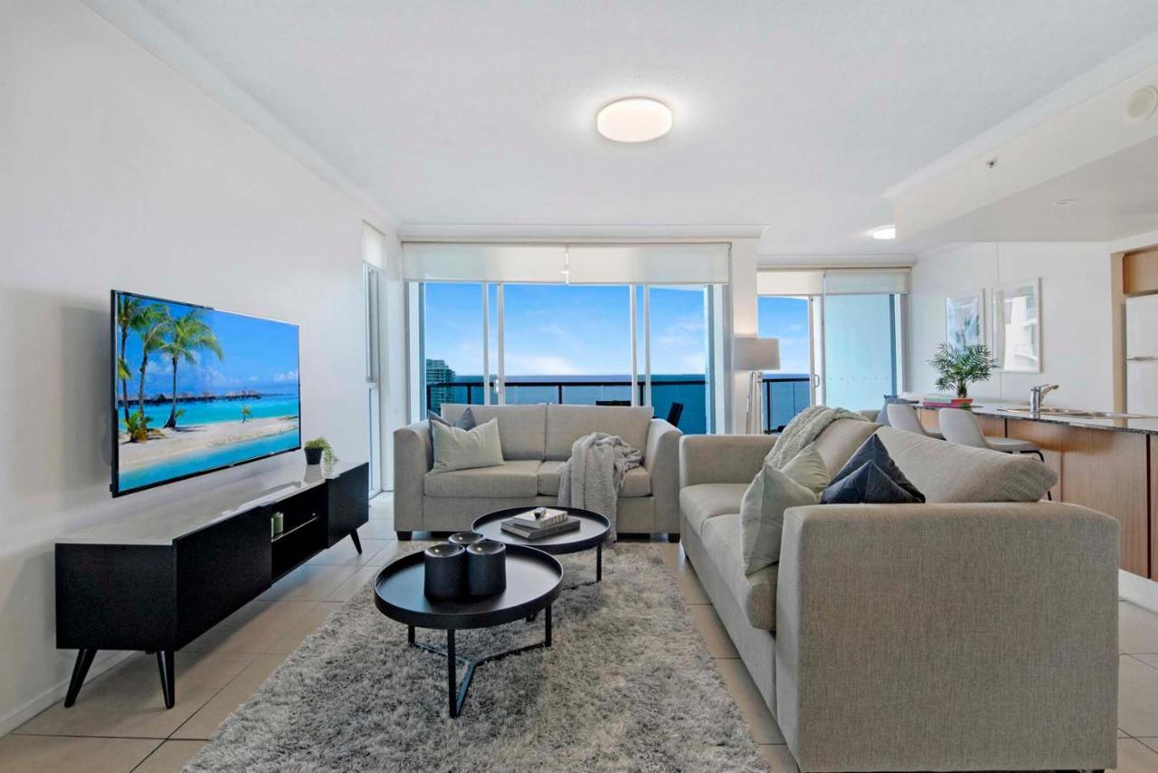 High Floor - Chevron Renaissance - Self Contained & Privately Managed - Wow